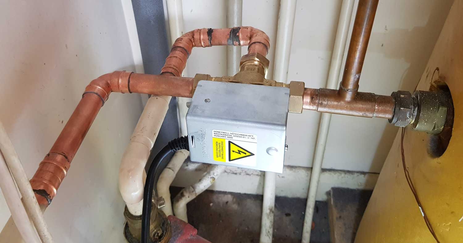 3 port valve fitted by Sally's Pipe Dream