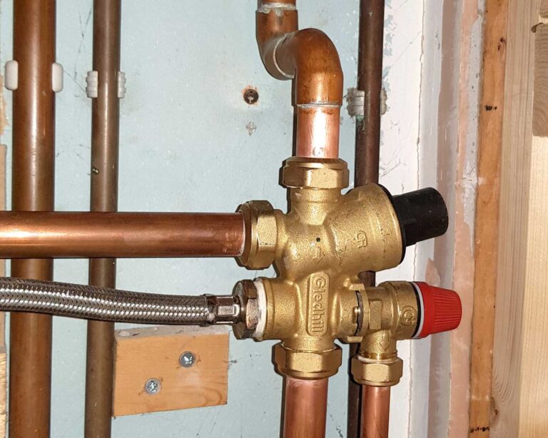 Relief inlet control multiblock valve fitted by Sally's Pipe Dream