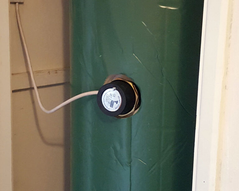 Replace broken cylinder with new cylinder